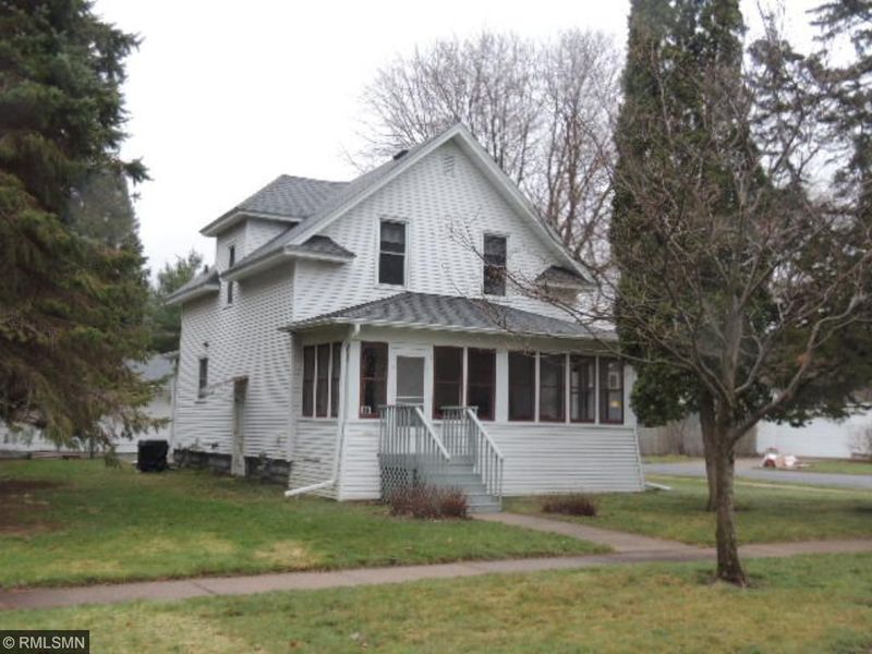 420 11th St E, Menomonie, WI 54751