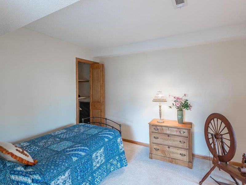 6976 W 84th Street Cir, Bloomington, MN 55438