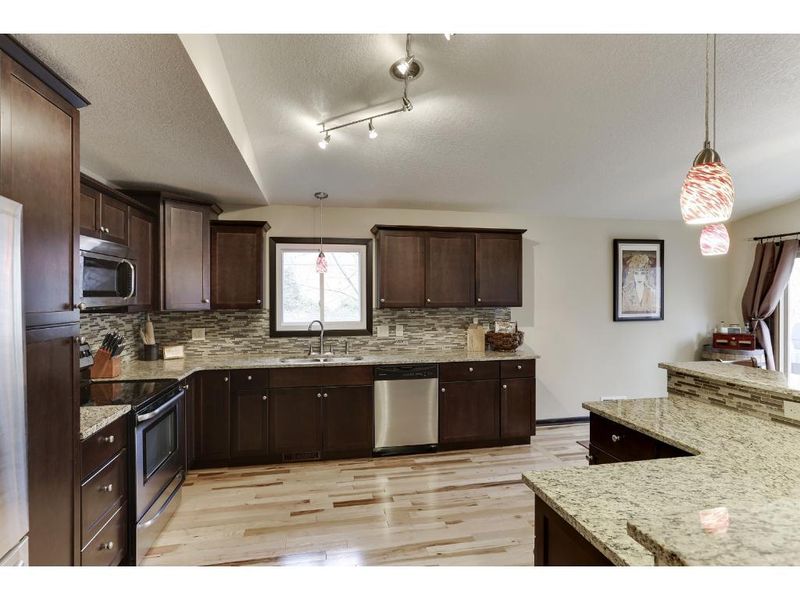 3226 Birch Pl, Minnetonka, MN 55305