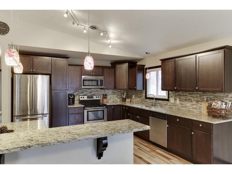 3226 Birch Pl, Minnetonka, MN 55305