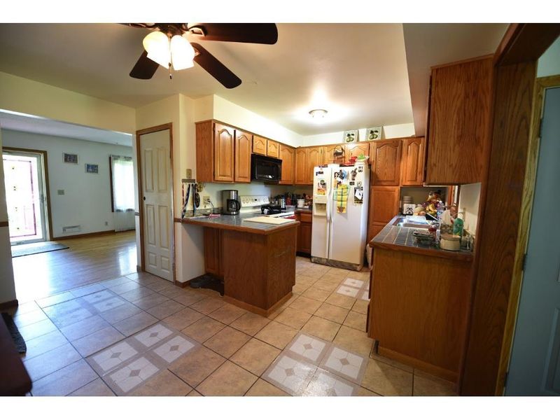 180 Walnut Ln, Apple Valley, MN 55124