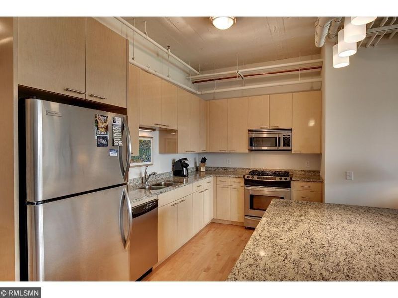 290 Market St #801, Minneapolis, MN 55405