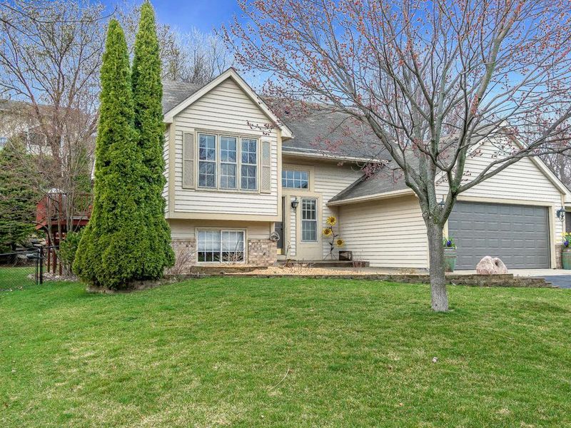 12901 Emmer Pl, Apple Valley, MN 55124
