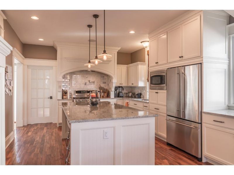 632 Holly Ave, Saint Paul, MN 55104