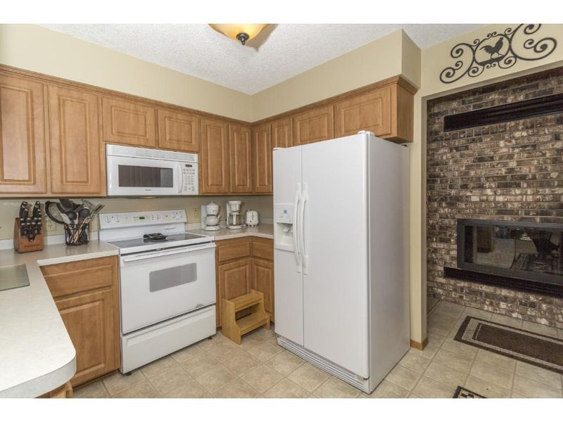 1925 Lombardy Ln, White Bear Lake, MN 55110