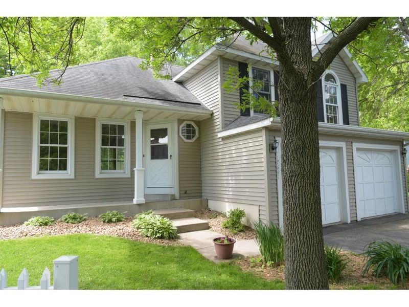 17641 Lorence Way, Eden Prairie, MN 55346