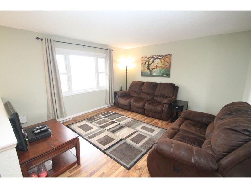 355 Prairie Rd, Monticello, MN 55362
