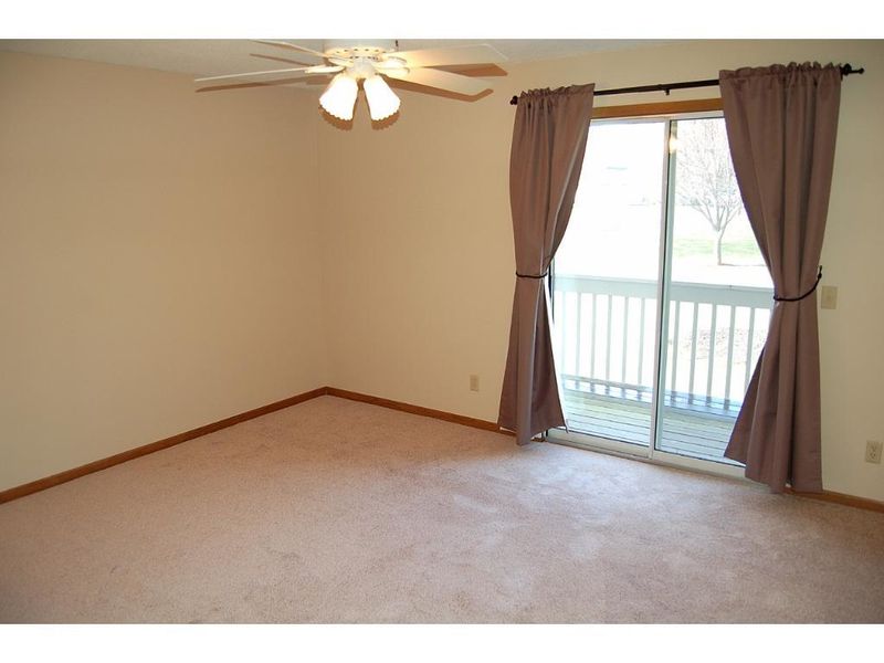6226 Magda Dr #D, Maple Grove, MN 55369