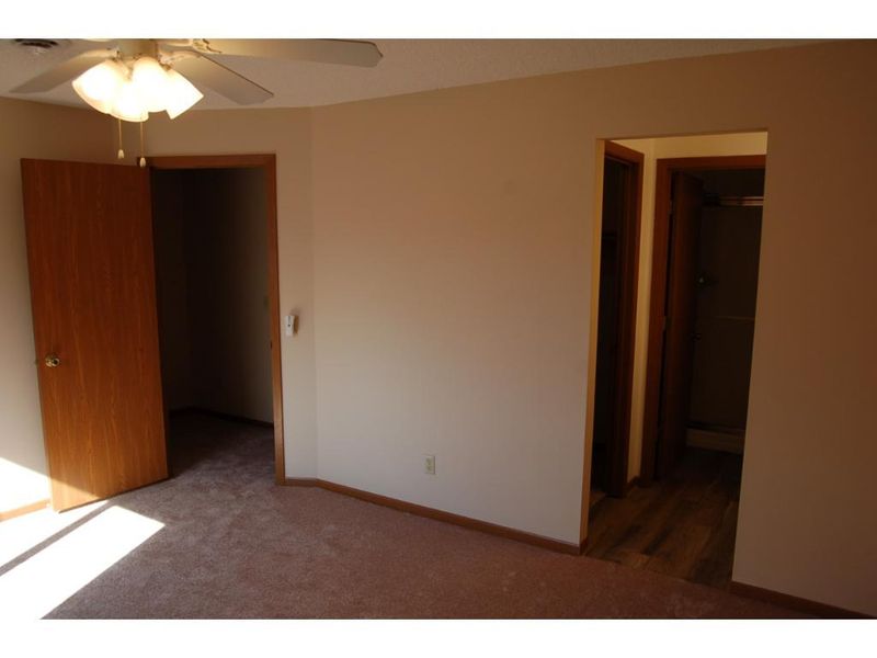 6226 Magda Dr #D, Maple Grove, MN 55369