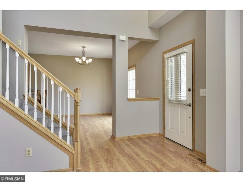 2037 Baneberry Way E, Chanhassen, MN 55317
