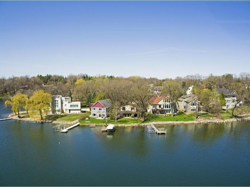 9227 Lake Riley Blvd, Chanhassen, MN 55317