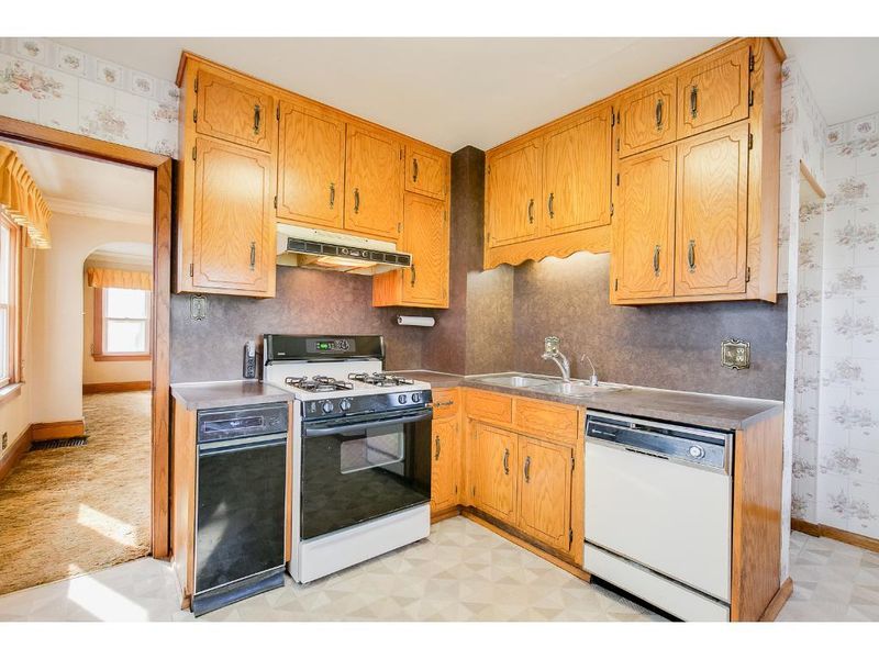 778 Howell St N, Saint Paul, MN 55104