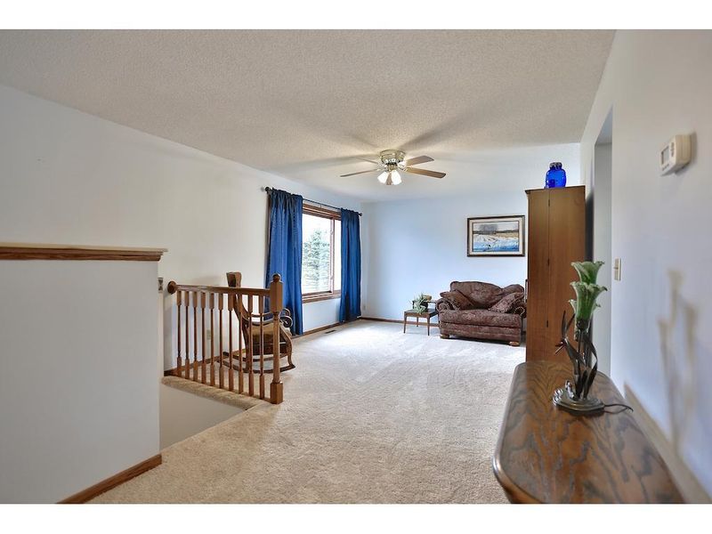 4887 Evergreen Pl, North Branch, MN 55056