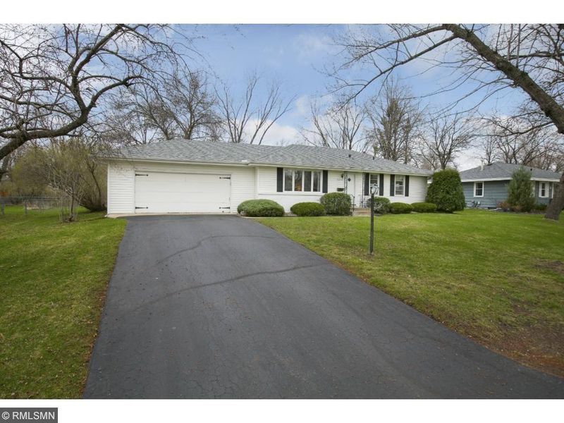 8206 Quinn Rd, Bloomington, MN 55437