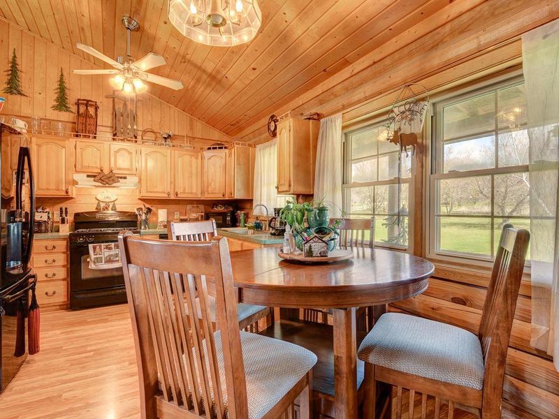 12675 S Robert Trl, Rosemount, MN 55068