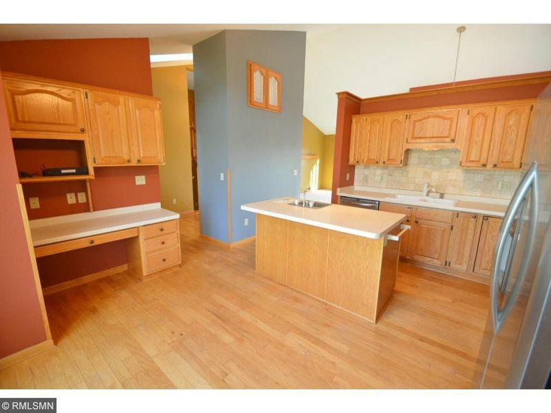 5960 259th St, Wyoming, MN 55092