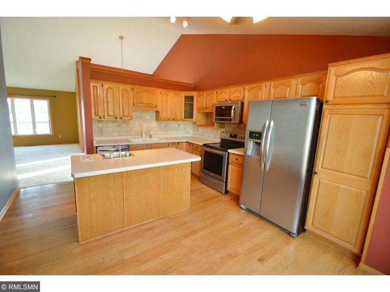5960 259th St, Wyoming, MN 55092