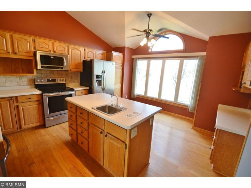 5960 259th St, Wyoming, MN 55092