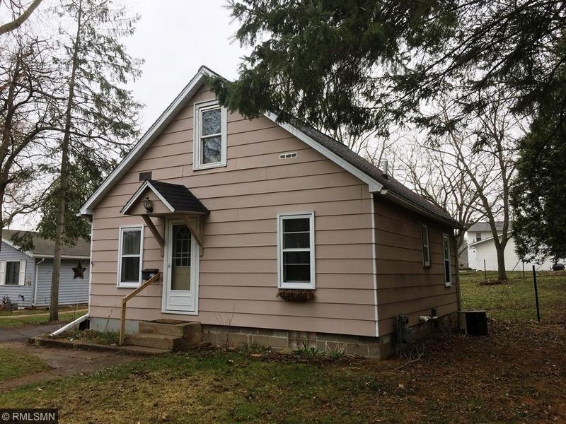1119 Wilson St, Menomonie, WI 54751