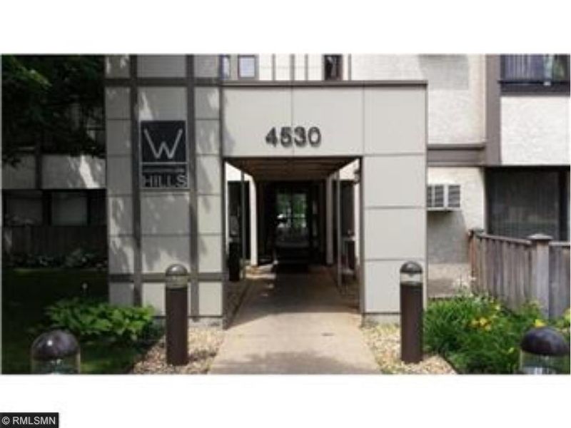 4530 Park Commons Dr #221, Saint Louis Park, MN 55416