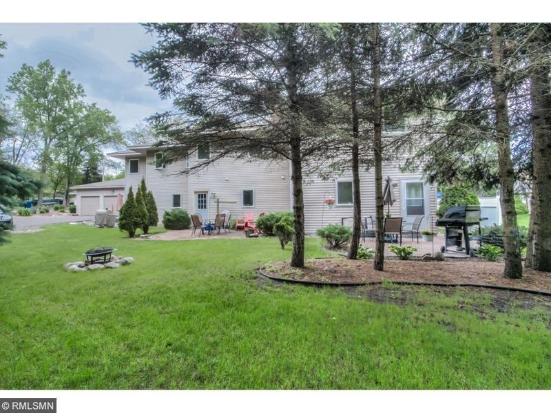 1559 Arkwright St, Saint Paul, MN 55130