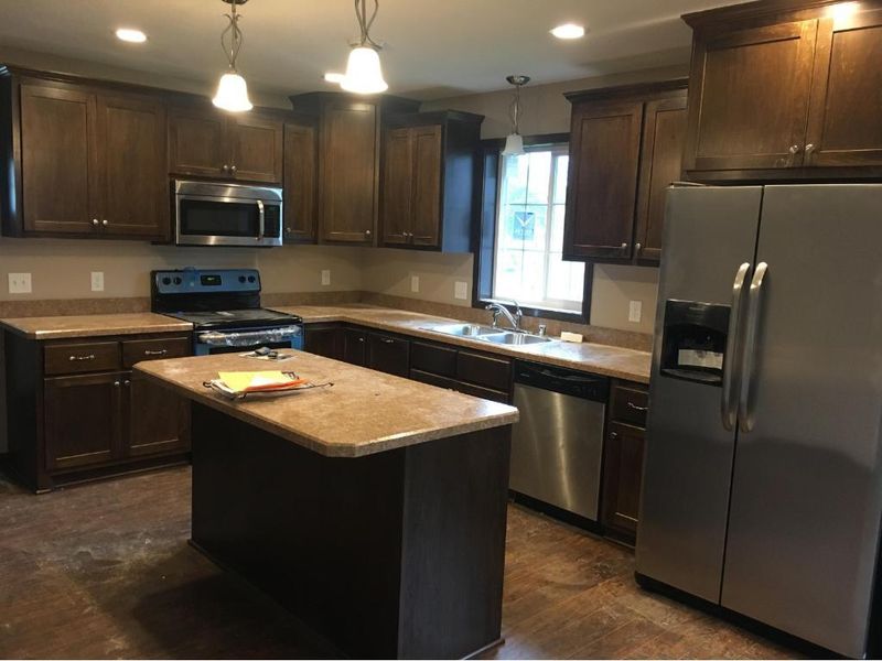 1007 Pleasantview Ct NW, Isanti, MN 55040