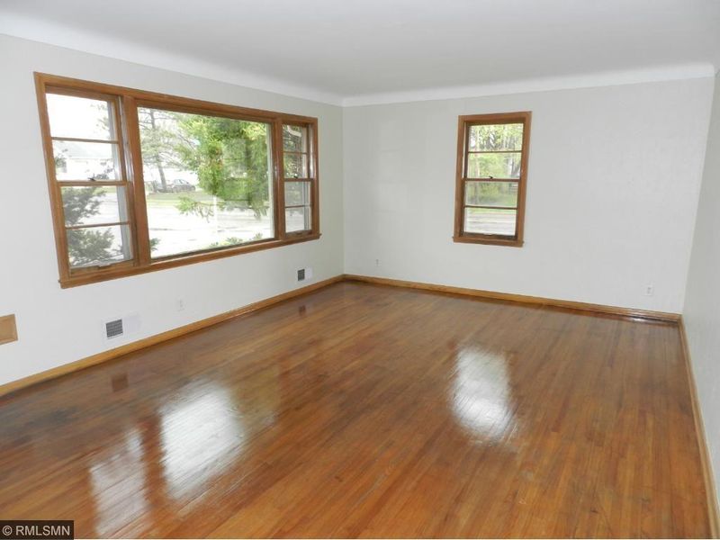 2152 Mohawk Ave, Saint Paul, MN 55119