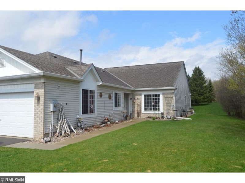664 Lake View Dr, Woodbury, MN 55129