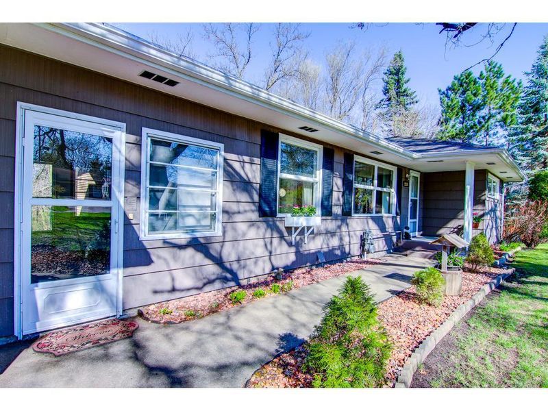 2233 Mcmenemy St, Little Canada, MN 55117