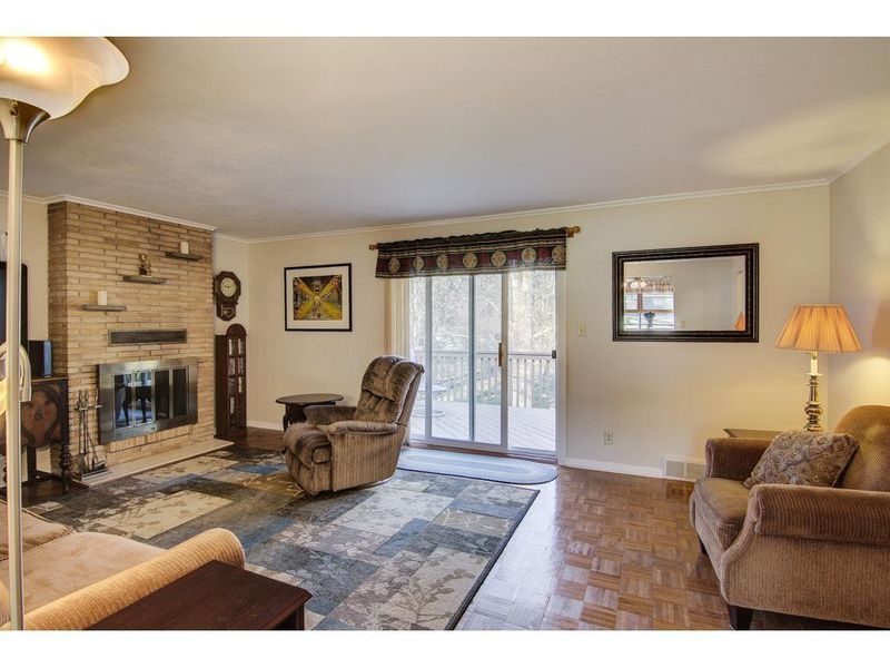 2233 Mcmenemy St, Little Canada, MN 55117