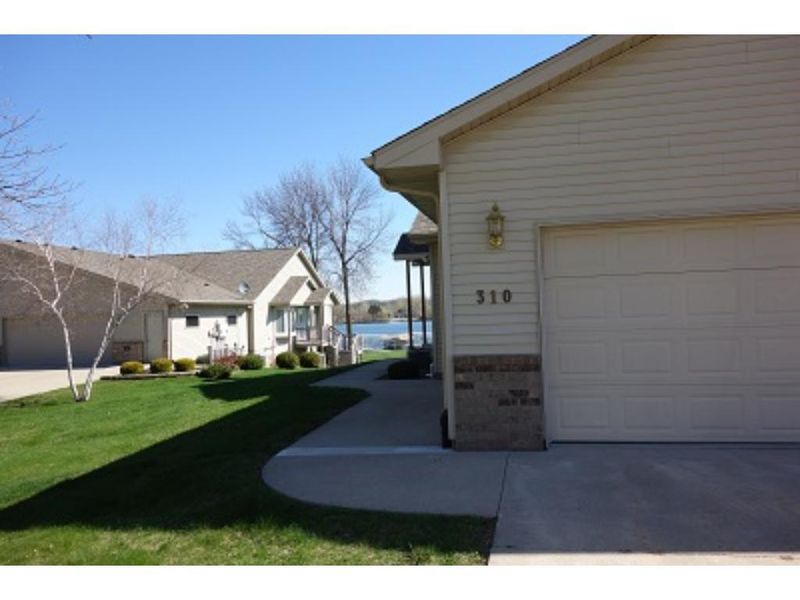 310 NW 4th St, Elysian, MN 56028