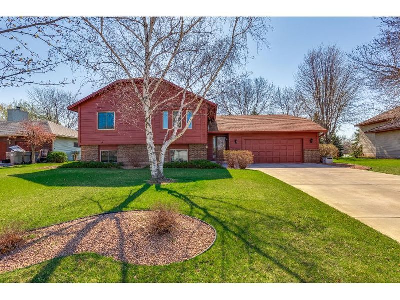 13419 Narcissus St NW, Andover, MN 55304