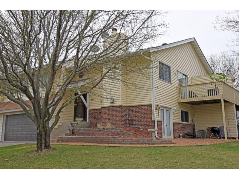 1045 Aston Cir, Burnsville, MN 55337