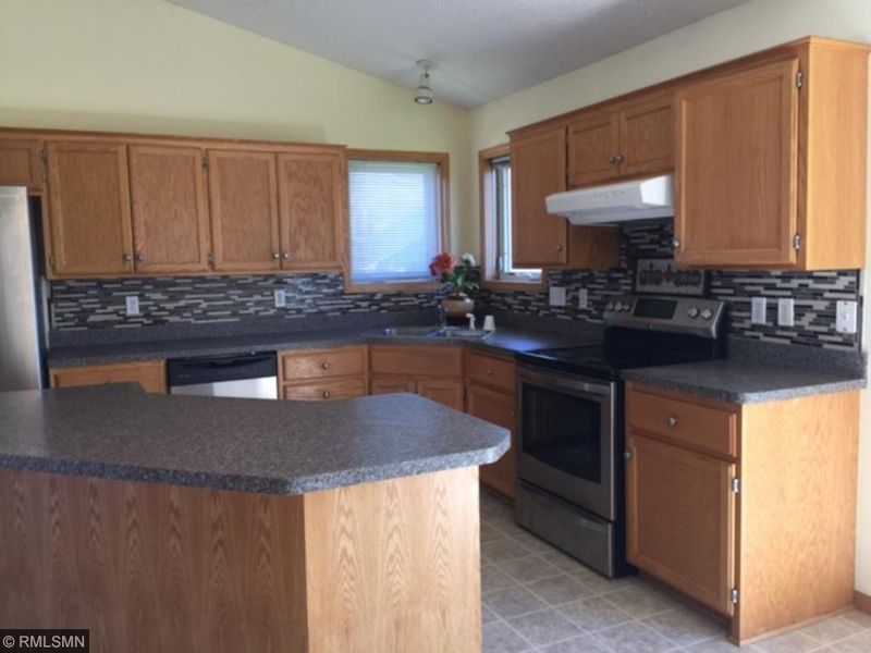 10215 46th Pl NE, Saint Michael, MN 55376