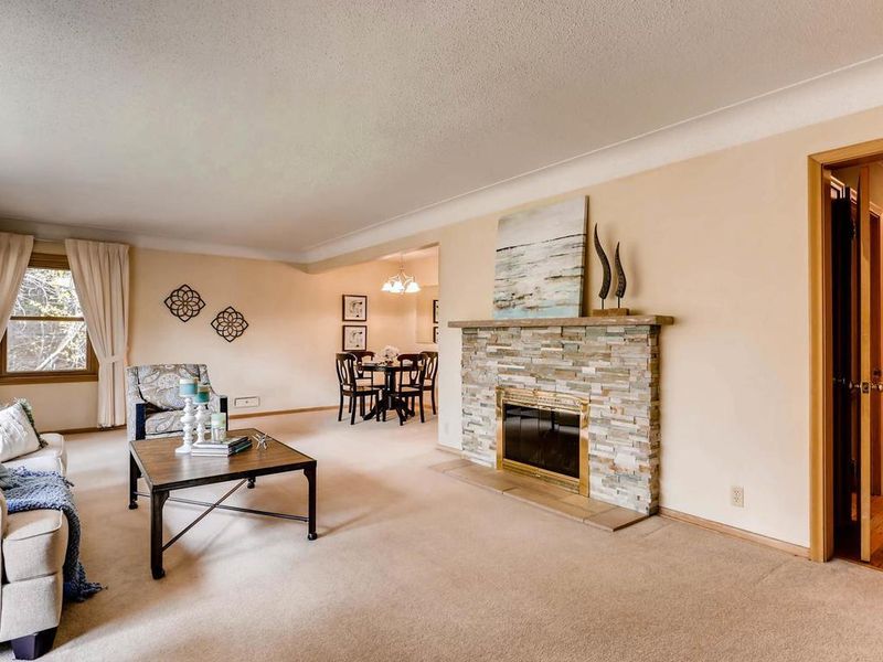 12001 James Rd, Minnetonka, MN 55343