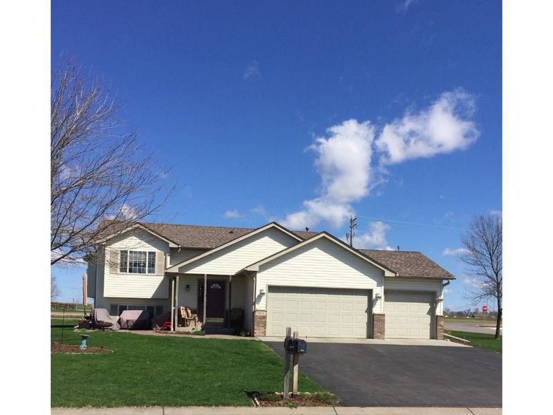 9814 44th St NE, Saint Michael, MN 55376