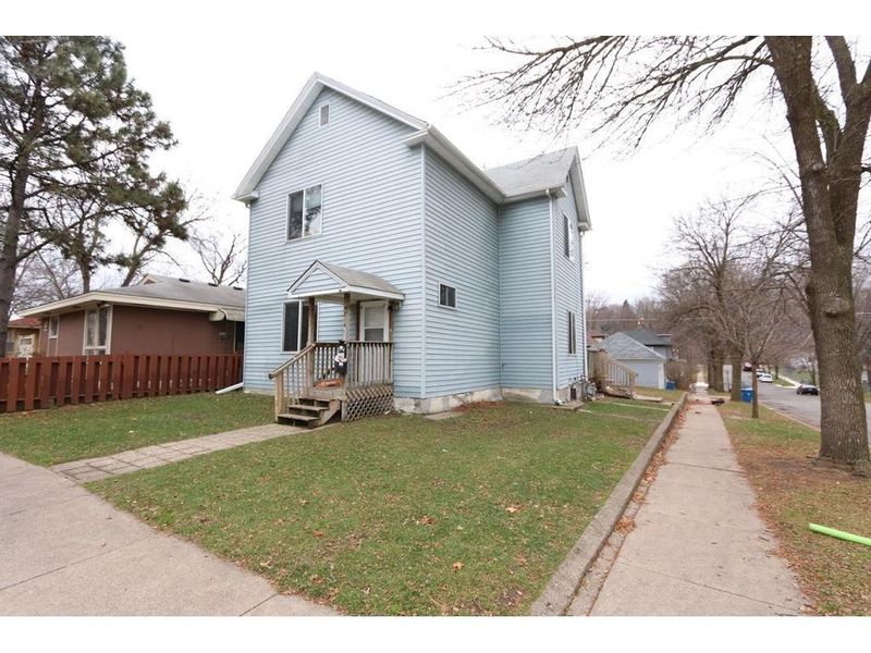 294 Winifred St E, Saint Paul, MN 55107