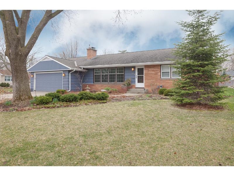 5728 Fairfax Ave, Edina, MN 55424