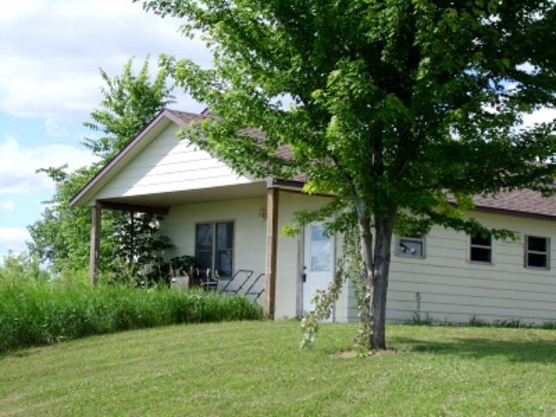 1485 Scenic Hideaway Ln, Elysian, MN 56028