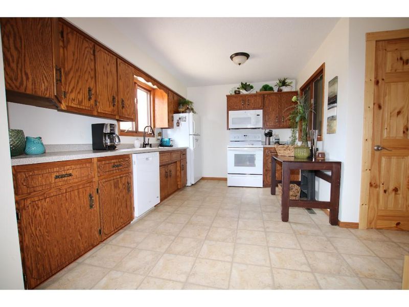 33692 Highway 10, Motley, MN 56466