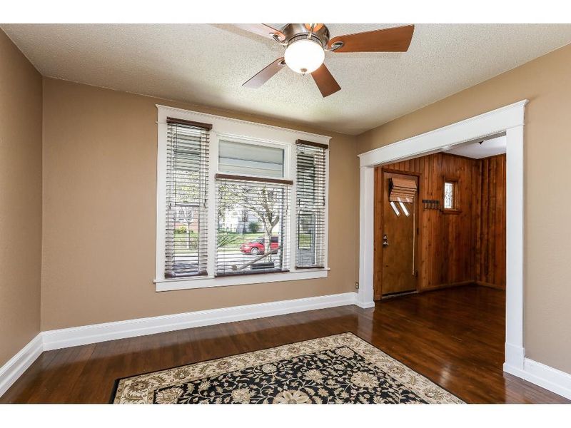 616 Ottawa Ave, Saint Paul, MN 55107