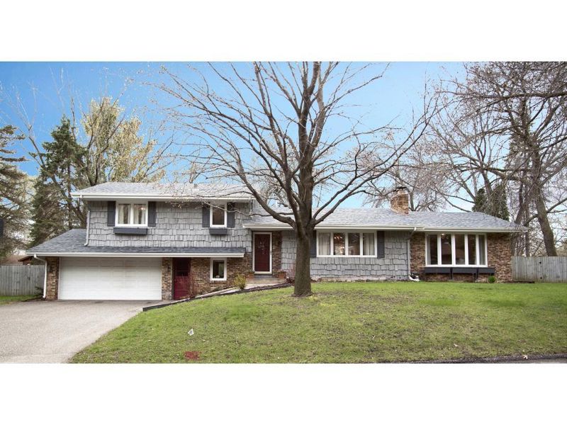 5016 Crown St, Minnetonka, MN 55345