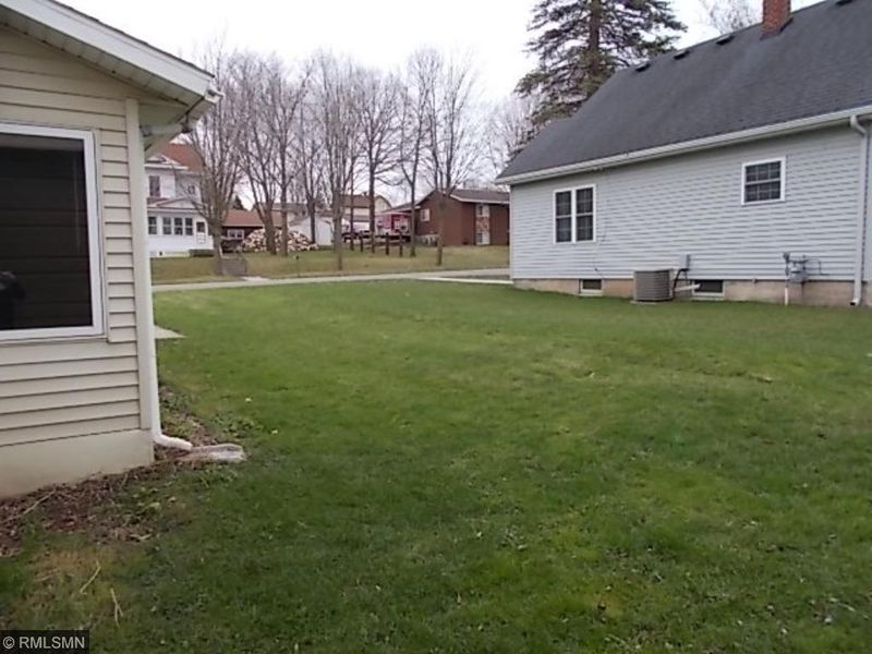 641 2nd St, Holdingford, MN 56340