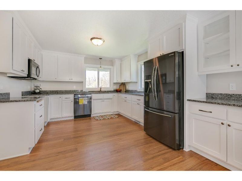 1170 Anderson Ln, White Bear Lake, MN 55127