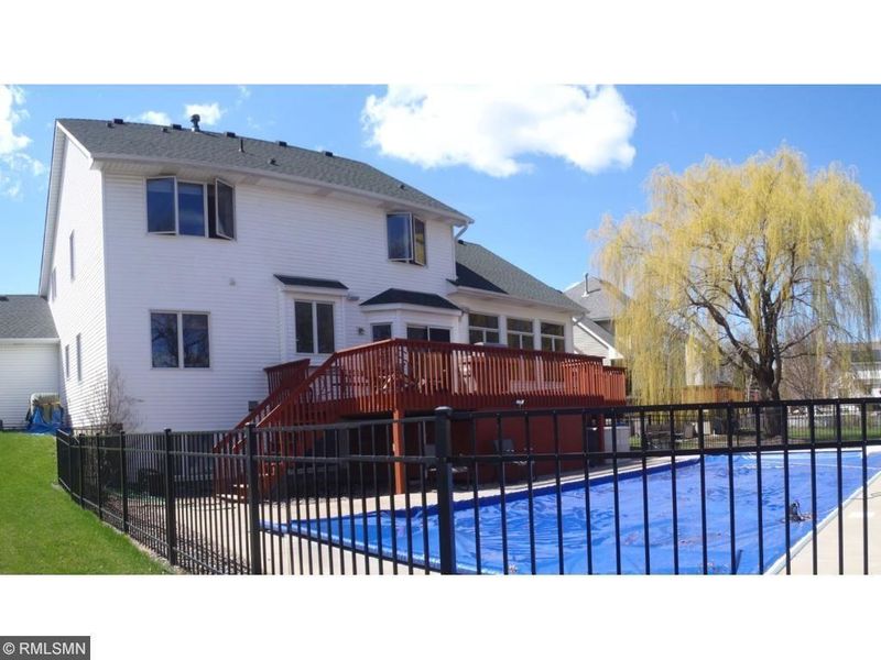1757 Spinaker Dr, Woodbury, MN 55125