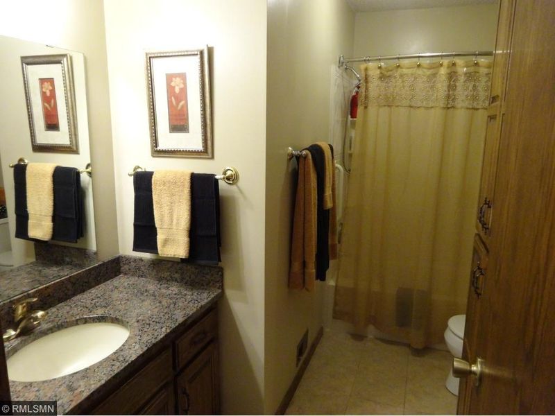 7600 Maplebrook Pw N, Brooklyn Park, MN 55445
