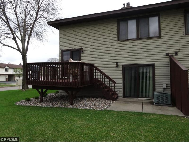 7600 Maplebrook Pw N, Brooklyn Park, MN 55445