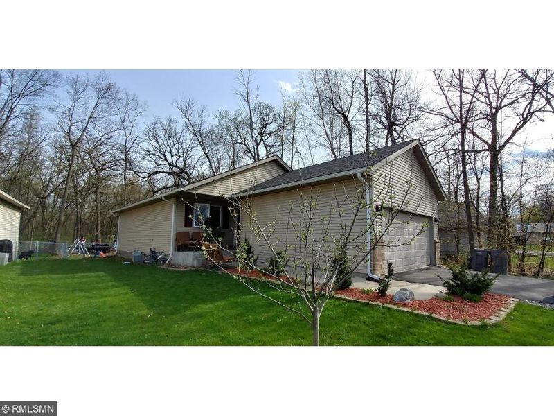 15147 Cates Lake Dr, Shakopee, MN 55372