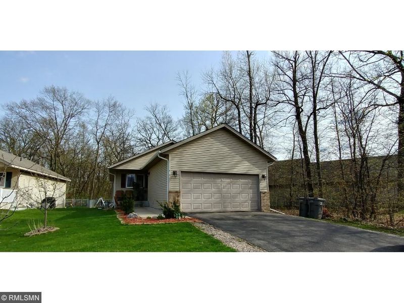 15147 Cates Lake Dr, Shakopee, MN 55372