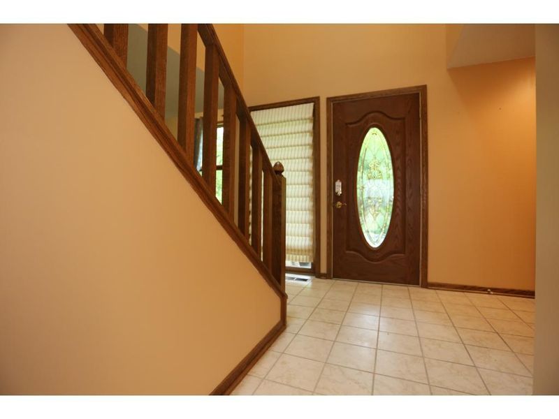 2255 James St, Eagan, MN 55122